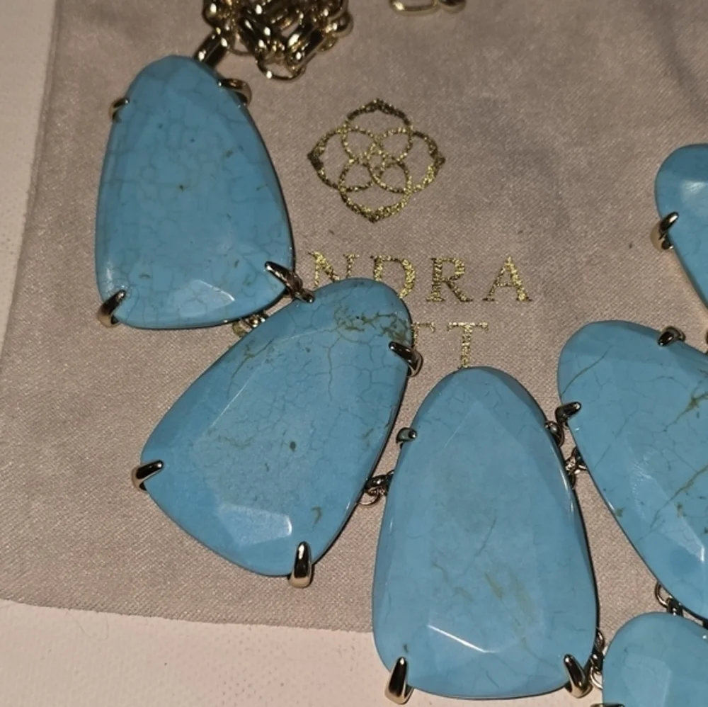 Kendra‎ Scott Harlow statement necklace in Variegated Turquoise Magnesite???